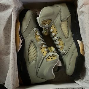 Jade Air Jordan 5 retro size 7Y